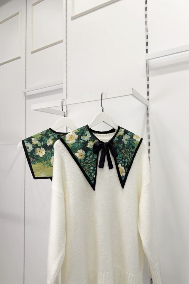 Siyah Nerina Desenli Muse Yaka