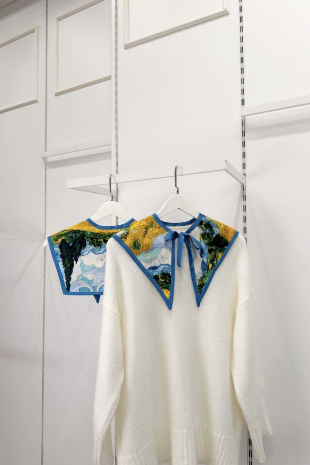 Mavi Verdis Desenli Muse Yaka