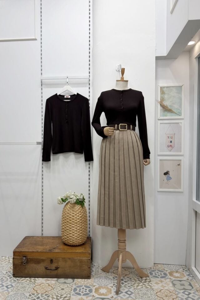 Kemer Detaylı Bej Fallow Pileli Etek