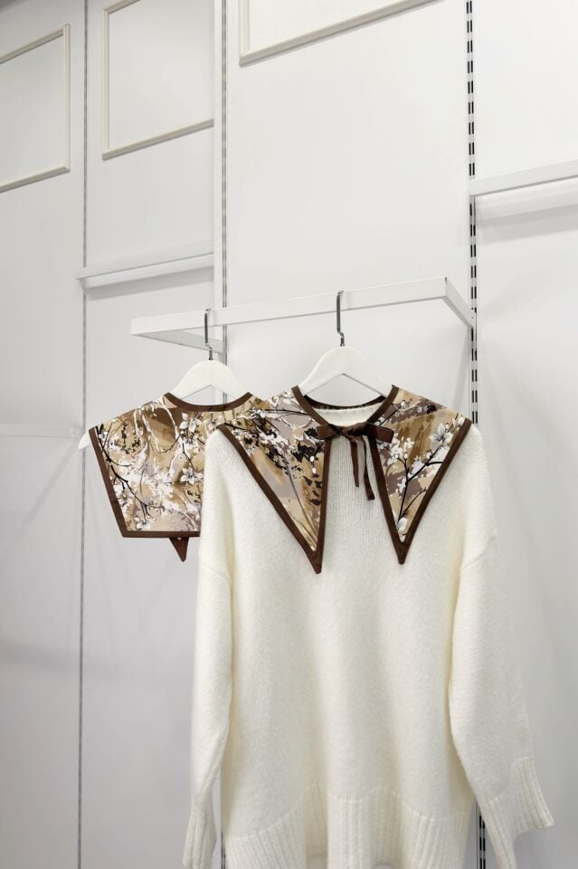 Kahverengi Nerina Desenli Muse Yaka