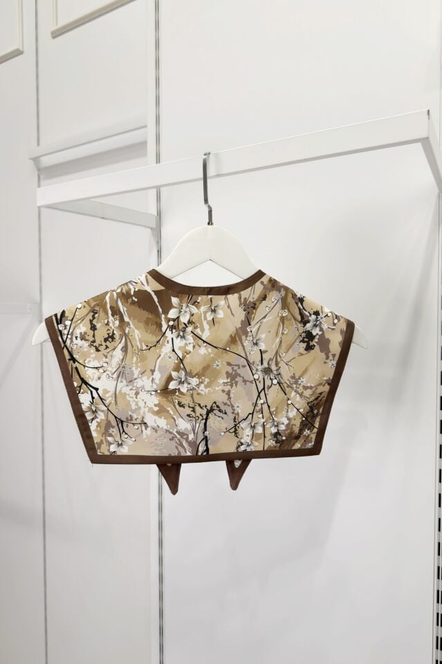 Kahverengi Nerina Desenli Muse Yaka