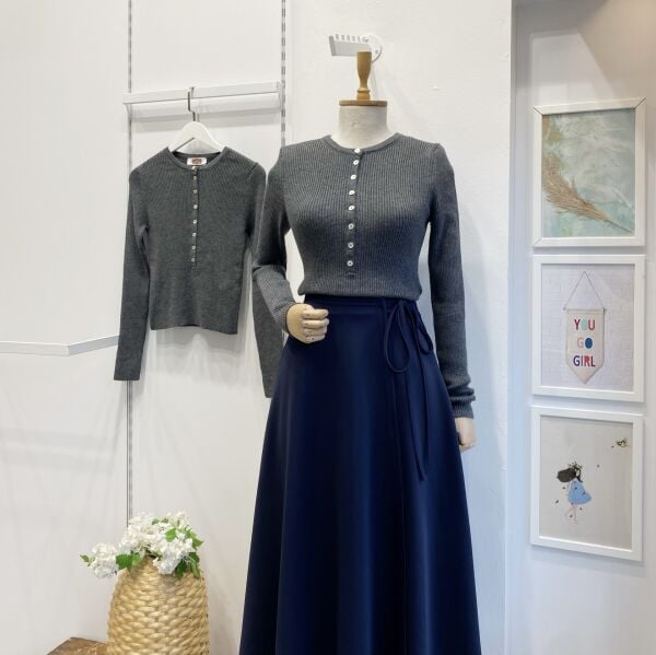 Gri Bisiklet Yaka Yünlü Düğmeli Triko Bluz