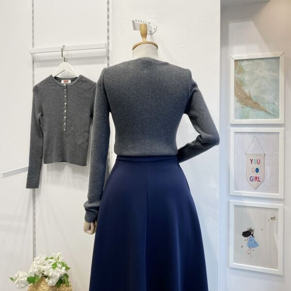 Gri Bisiklet Yaka Yünlü Düğmeli Triko Bluz