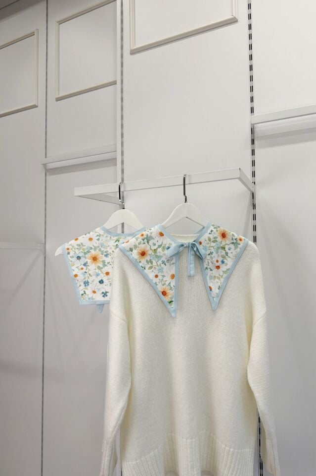 Açık Mavi Papatya Desenli Muse Yaka