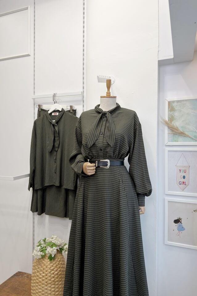 Yeşil Fular Yaka Detaylı Pötikareli Rowen Takım