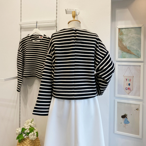 Enine Çizgili Siyah Sweat