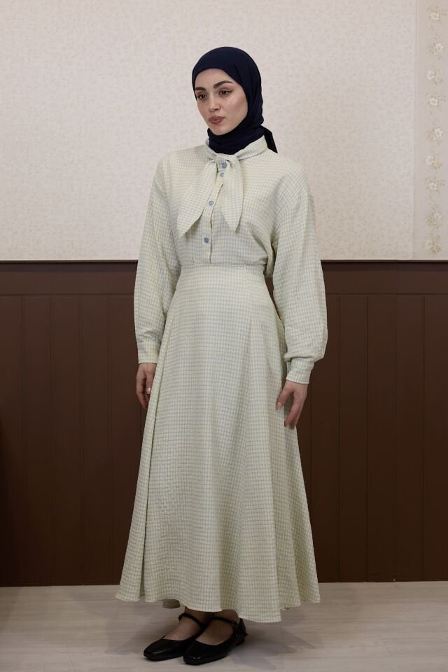 Mavi Fular Yaka Detaylı Pötikareli Rowen Takım