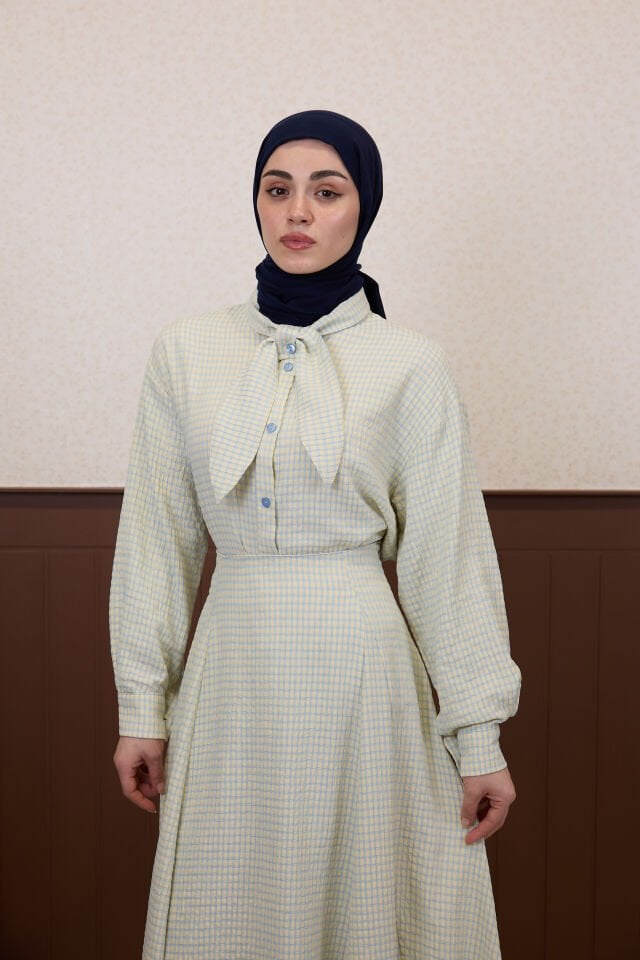 Mavi Fular Yaka Detaylı Pötikareli Rowen Takım