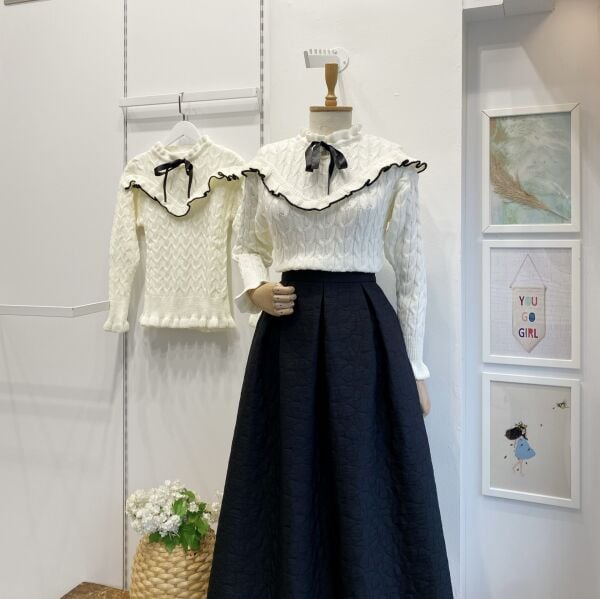 Beyaz Kurdele Detaylı Kazak