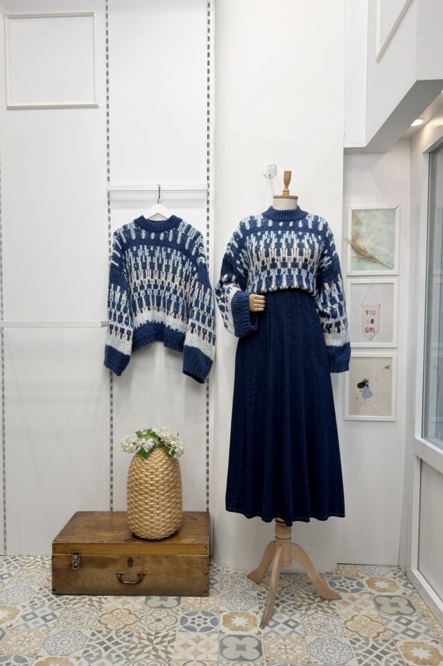 Koyu Renk Dikiş Detaylı Kalem Kot Etek