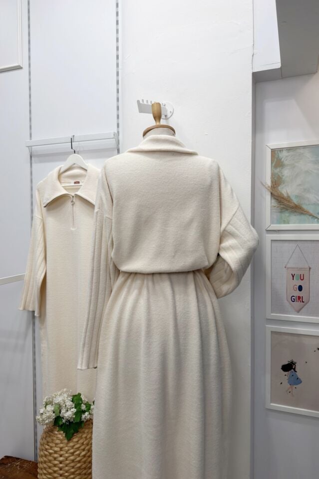 Ekru Kolları Pile Detaylı Fermuarlı Triko Elbise 44102