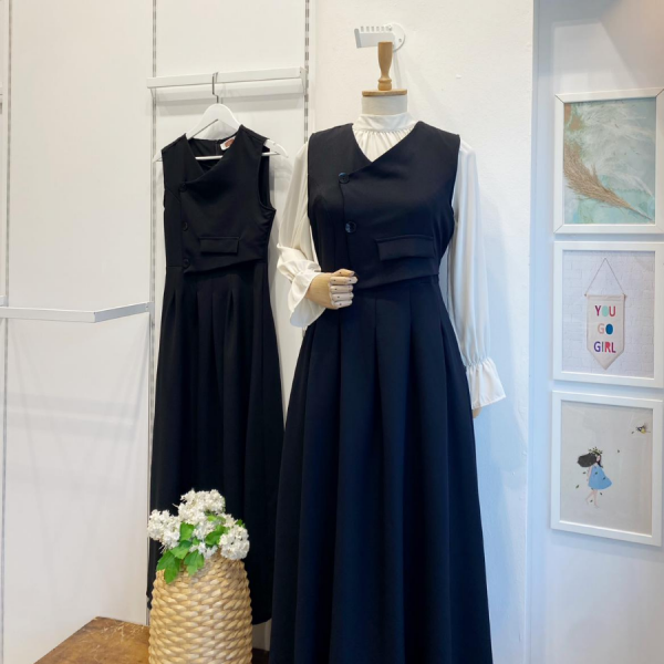 Siyah Düğme Detaylı Crep Jile