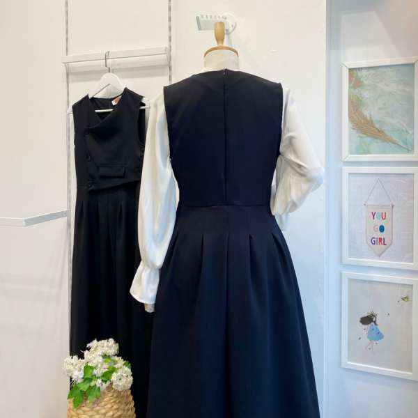 Siyah Düğme Detaylı Crep Jile