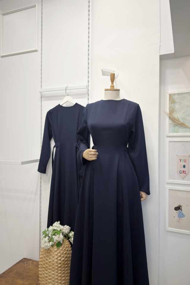 Lacivert Beli Toka Detaylı Bruna Elbise