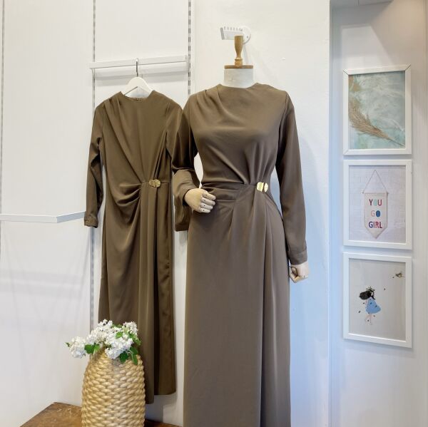 Koyu Vizon Toka Detaylı Elbise