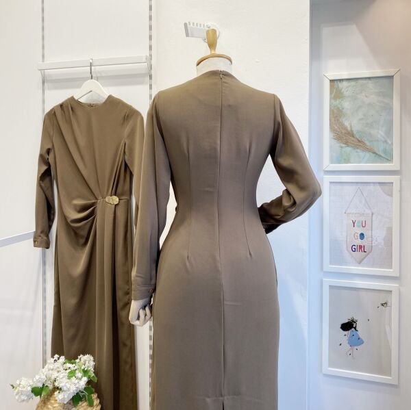 Koyu Vizon Toka Detaylı Elbise