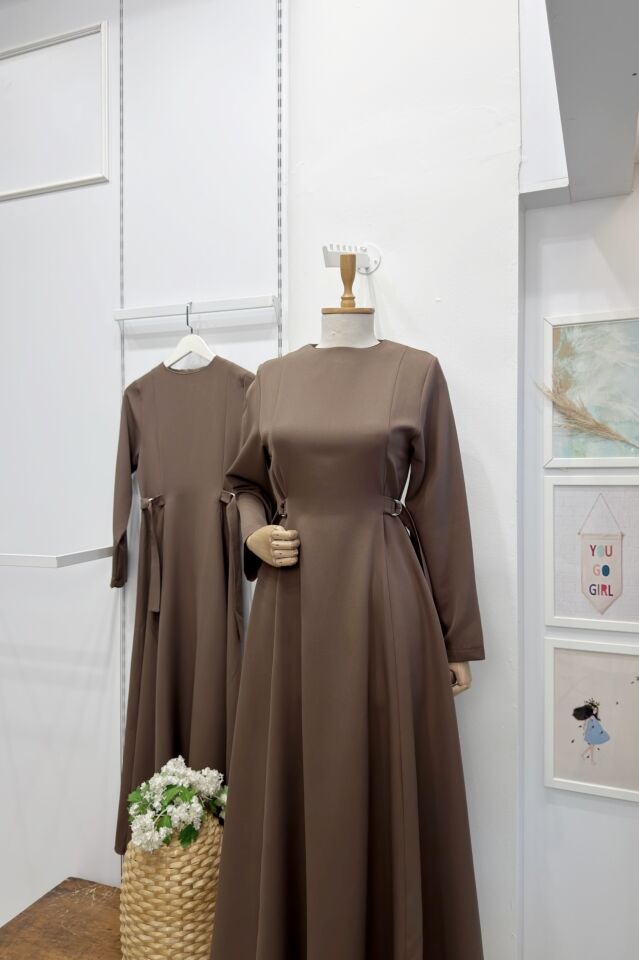 Koyu Vizon Beli Toka Detaylı Bruna Elbise