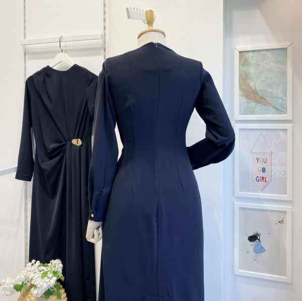 Lacivert Toka Detaylı Elbise