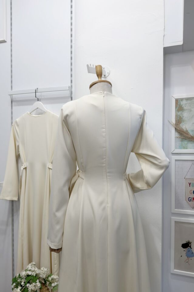 Krem Beli Toka Detaylı Bruna Elbise