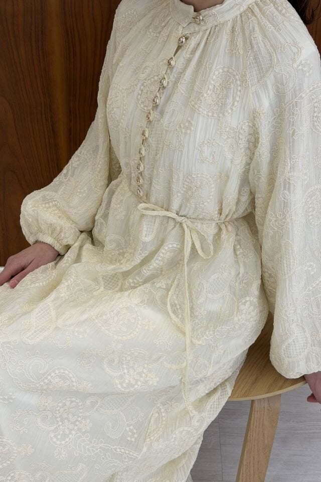 Krem Dantel Güpürlü Elya Elbise