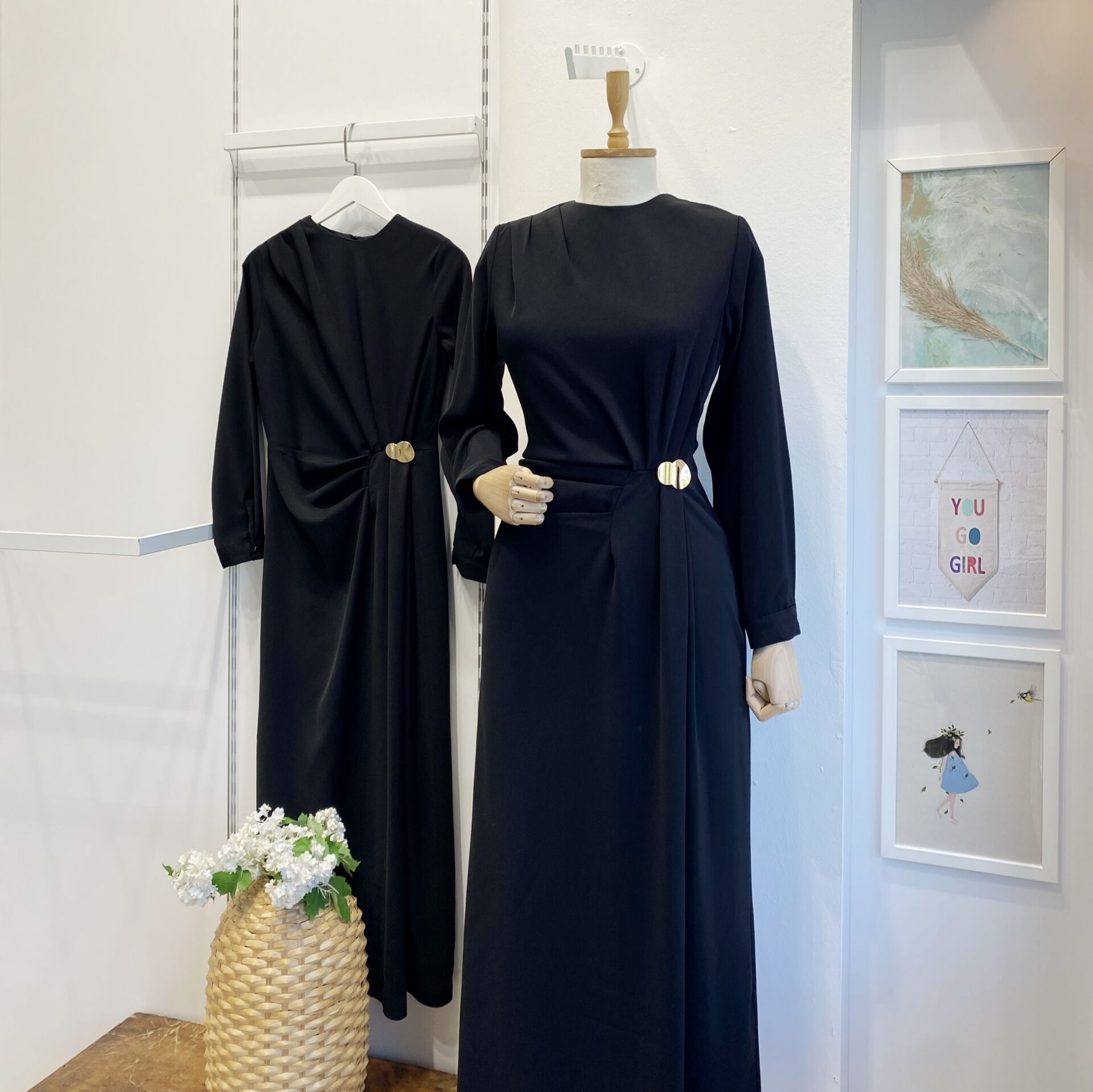 Siyah Toka Detaylı Elbise