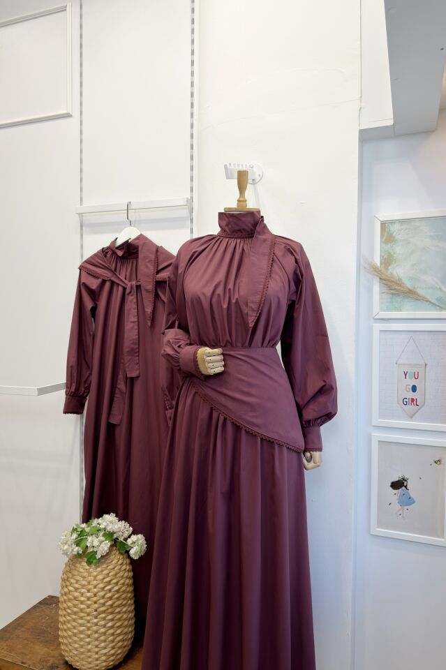 Bordo Bel Aksesuarı Detaylı Poplin Elbise