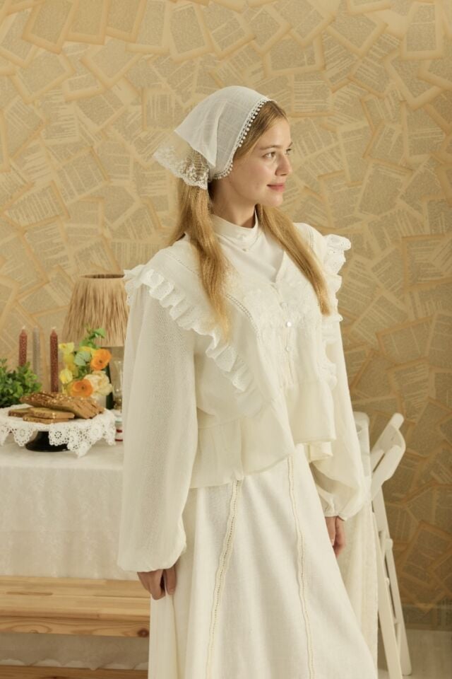 Beyaz İşlemeli Esquer Keten Gömlek