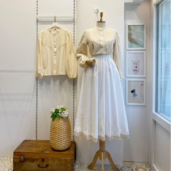 Ucu Nakışlı Beyaz Paper Touch Etek