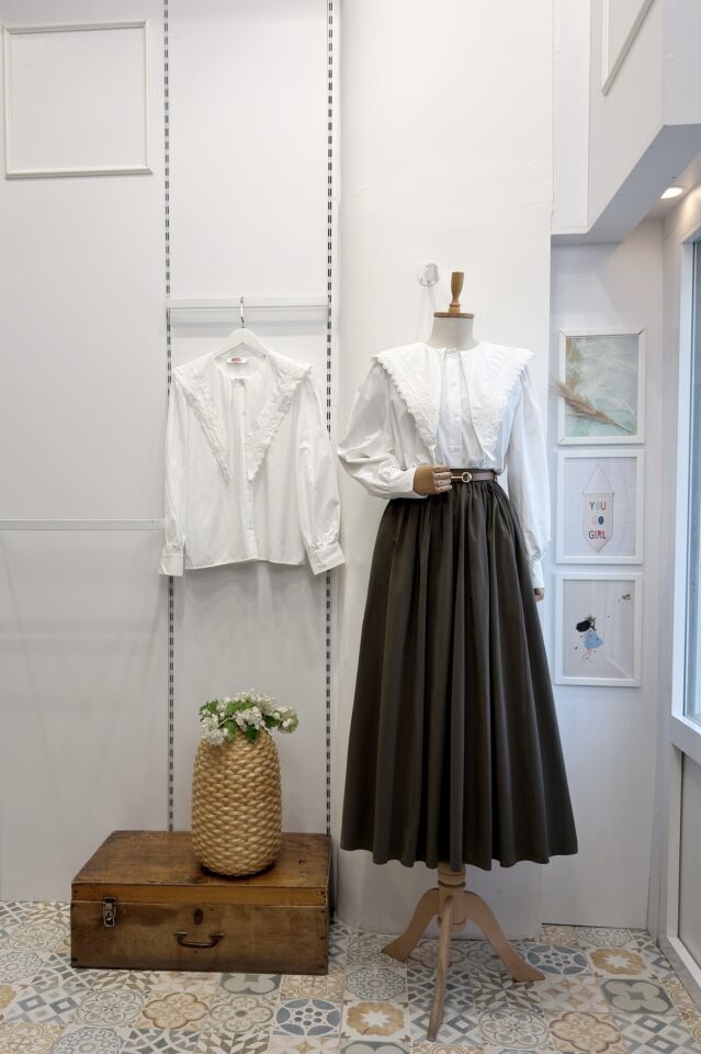 Beyaz Fisto Detaylı Şal Yaka Gömlek