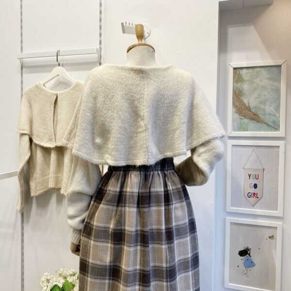 Taş Rengi Yaka Detaylı Triko Kazak