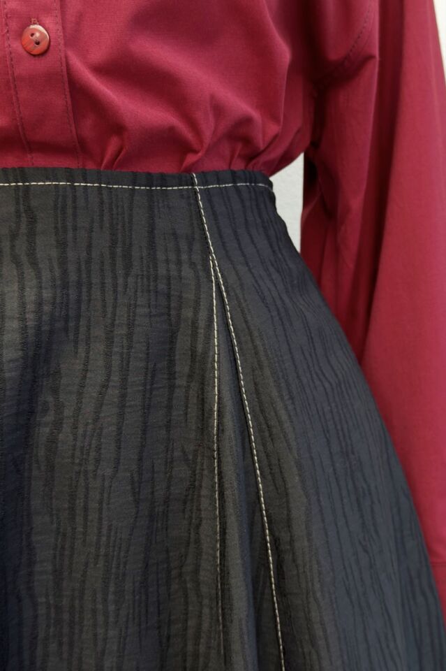 Siyah Yağmur Desenli Viskon Etek