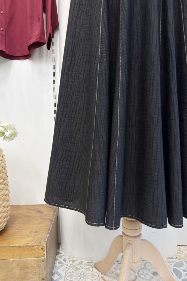 Siyah Yağmur Desenli Viskon Etek