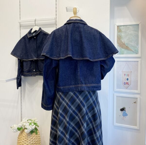 Pelerin Detaylı Kot Ceket