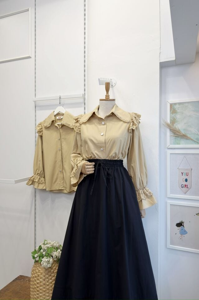 Omzu Fisto Volanlı Camel Gömlek