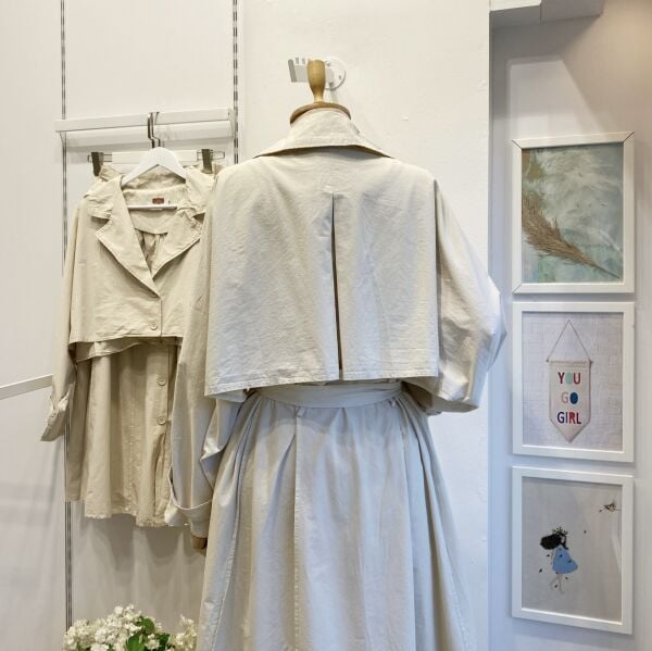 Krem Kısa Trenç Ceketli Gabardin Takım