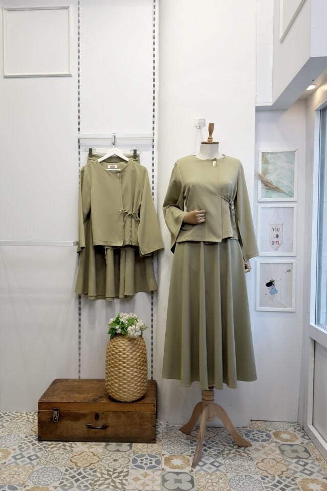 Çağla Yeşili Gold Düğmeli Lucy Takım