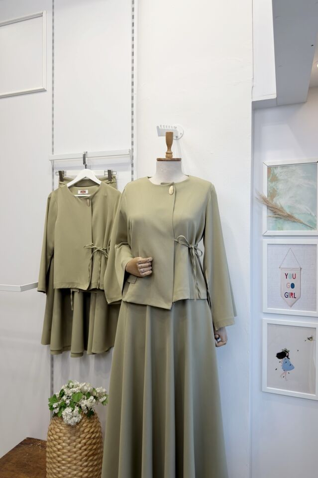 Çağla Yeşili Gold Düğmeli Lucy Takım