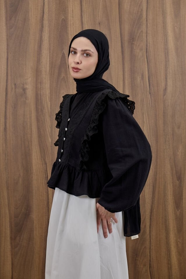 Siyah İşlemeli Esquer Keten Gömlek