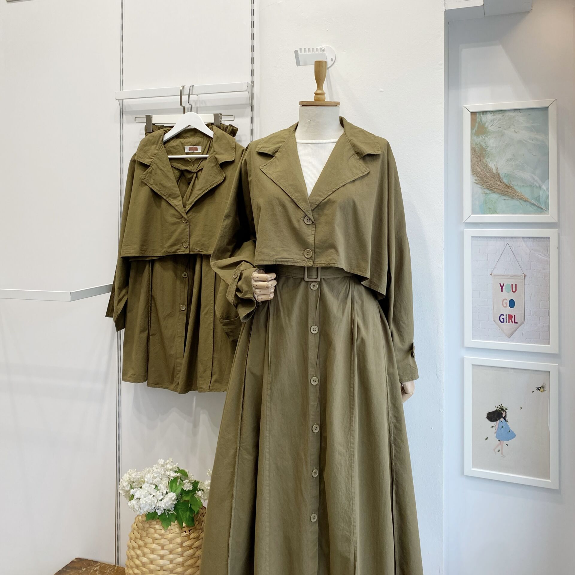 Haki Yeşili Kısa Trenç Ceketli Gabardin Takım