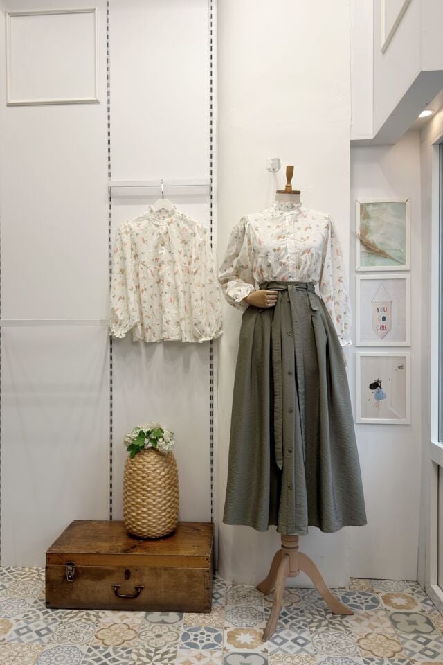 Çağla Yeşili Önü Düğmeli Zirel Etek