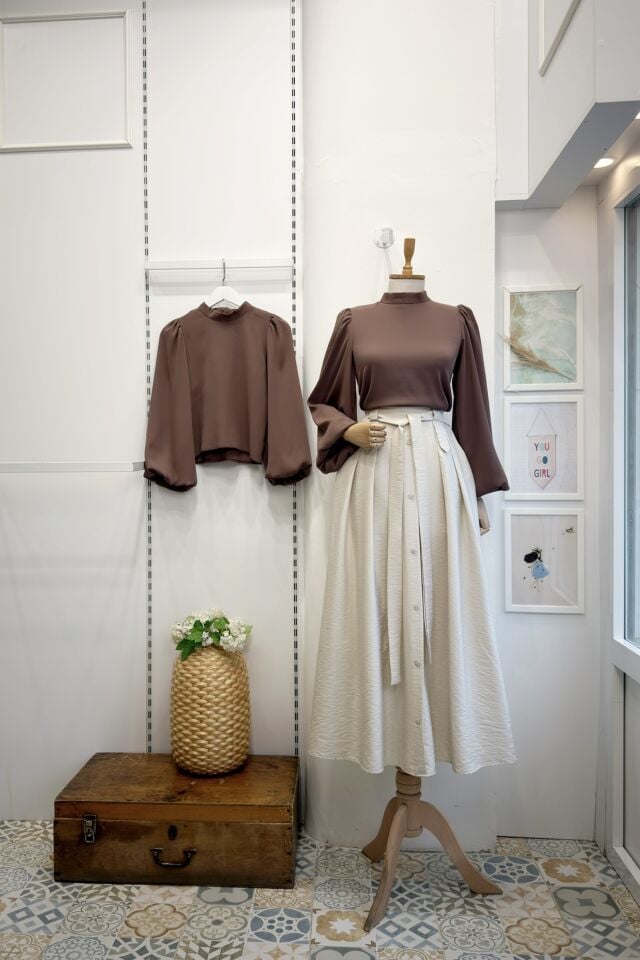 Krem Önü Düğmeli Zirel Etek