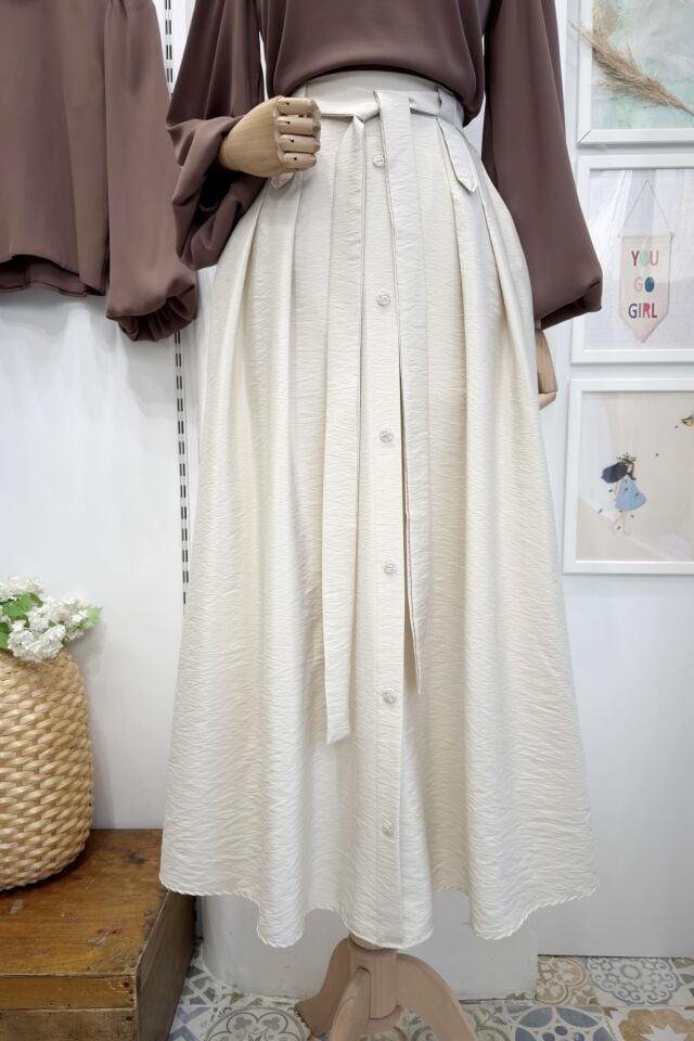 Krem Önü Düğmeli Zirel Etek