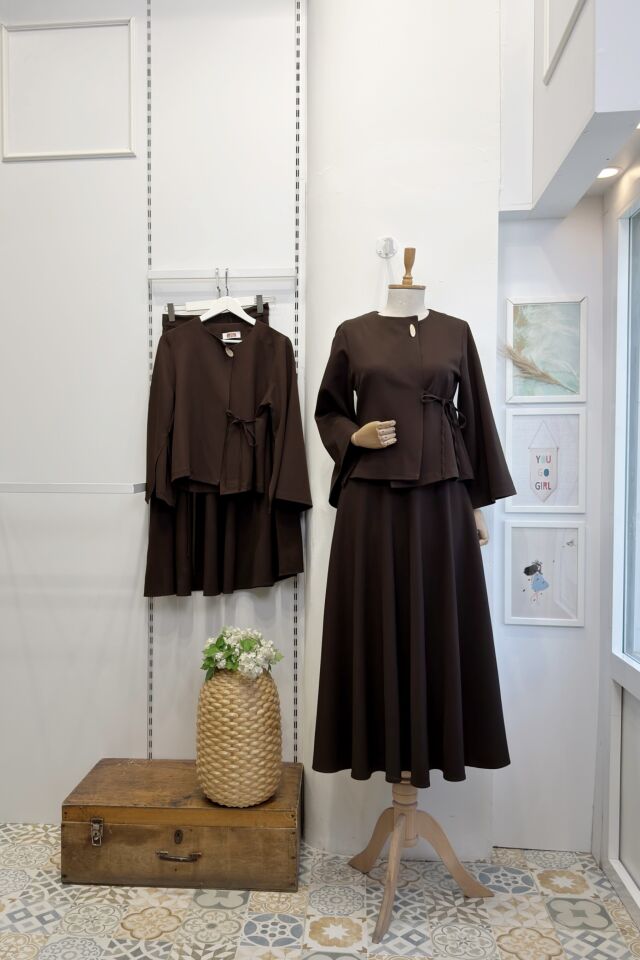 Kahverengi Gold Düğmeli Lucy Takım