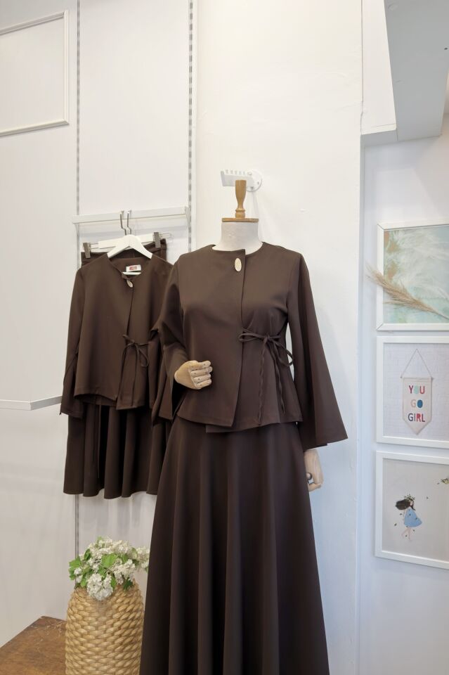 Kahverengi Gold Düğmeli Lucy Takım