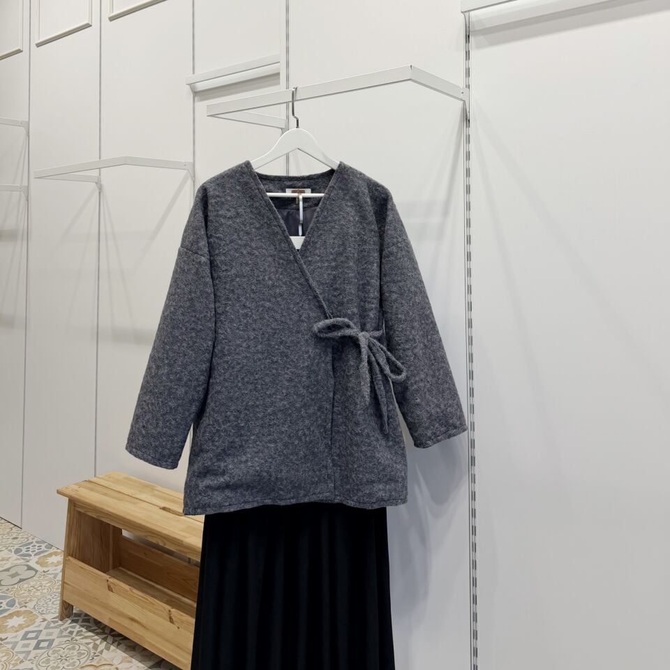 Gri Anvelop Bağcıklı Yün Ceket