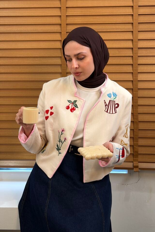 Krem Nakış Detaylı Atelier Ceket