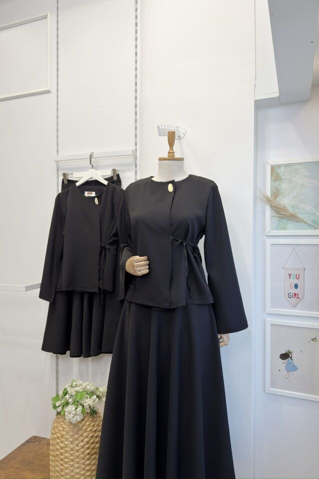 Siyah Gold Düğmeli Lucy Takım