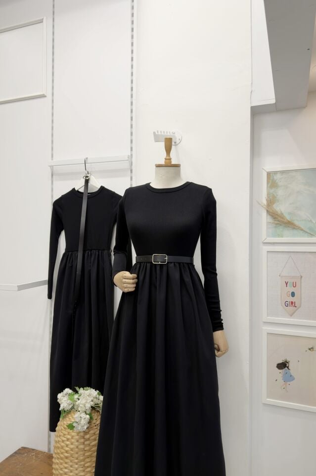 Siyah Triko Detaylı Sorella Elbise