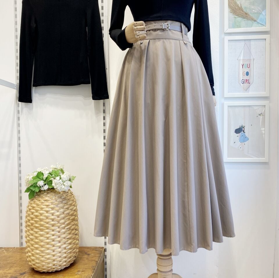 Bej Kemer Detaylı Lavande Etek