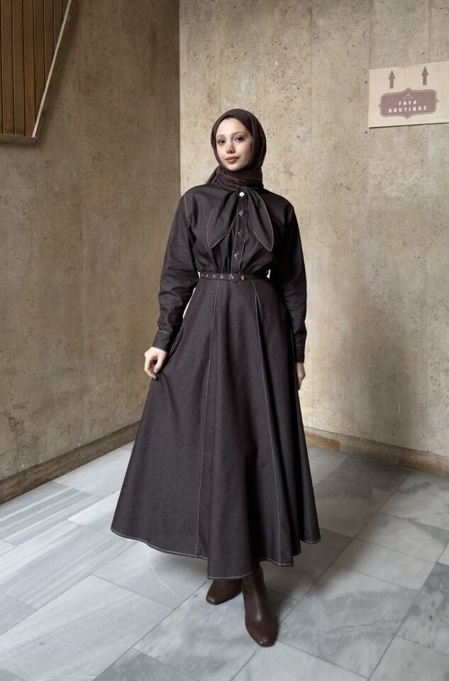 Acı Kahve Fular Yaka Detaylı Kot Elbise